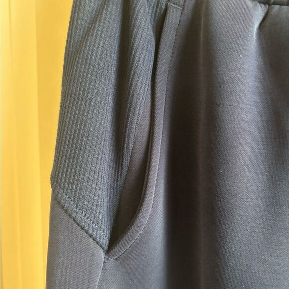 ( SOLD) EVEREVE Ari Jogger pant Navy blue Tapered Leg cargo pockets High Risee - Picture 7 of 13